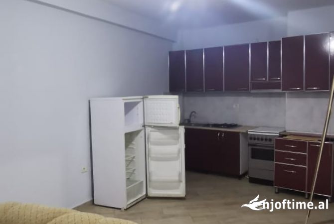 Shtepi me qera Apartament ne Tirane, 2+1, Mobilimi E mobiluar, Pagesa 40,000  Leke.