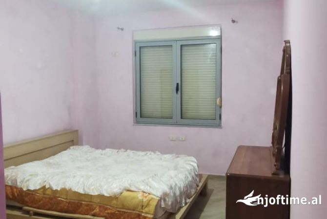 Shtepi me qera Apartament ne Tirane, 2+1, Mobilimi E mobiluar, Pagesa 40,000  Leke.