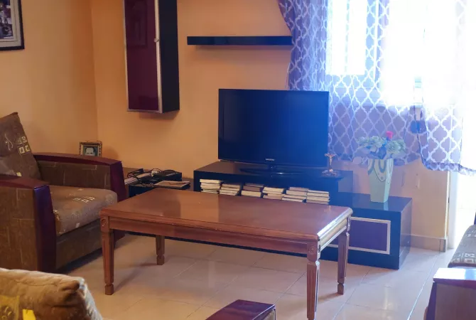 Shitet Apartament 2+1