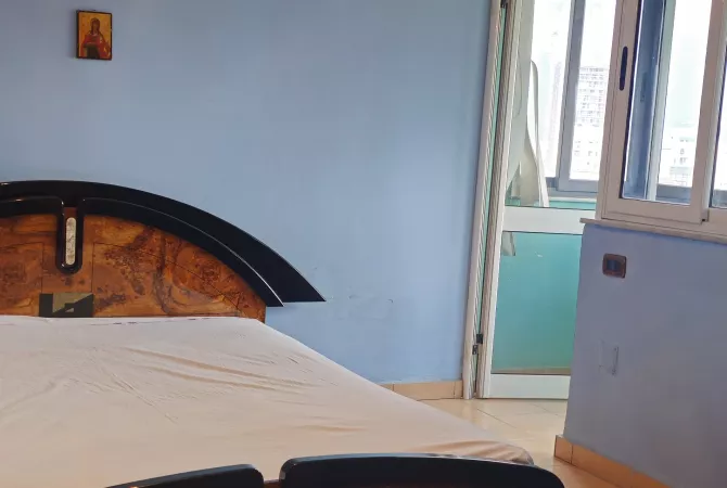 Shtepi ne shitje Apartament ne Tirane, 2+1, Mobilimi E mobiluar, Pagesa 130,000  Euro.