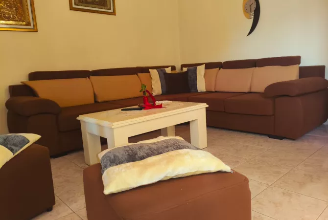 Shtepi me qera Apartament ne Tirane, 1+1, Mobilimi E mobiluar, Pagesa 400  Euro.