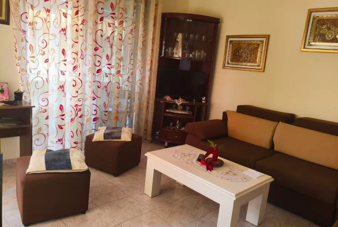 Shtepi me qera Apartament ne Tirane, 1+1, Mobilimi E mobiluar, Pagesa 400  Euro.
