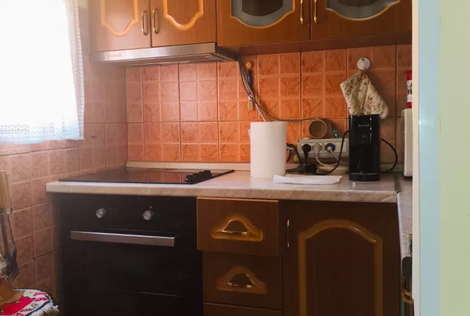 Shtepi me qera Apartament ne Tirane, 1+1, Mobilimi E mobiluar, Pagesa 400  Euro.