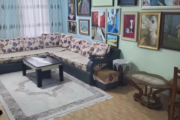 Shtepi ne shitje Apartament ne Tirane, 2+1, Mobilimi Bosh, pa mobiluar, Pagesa 144,000  Euro.