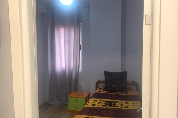 Shtepi me qera Apartament ne Tirane, 3+1, Mobilimi E mobiluar, Pagesa 55,000  Leke.