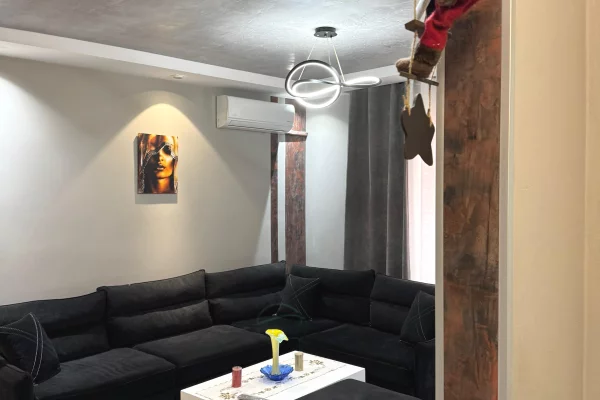 Shtepi me qera Apartament ne Tirane, 3+1, Mobilimi E mobiluar, Pagesa 55,000  Leke.