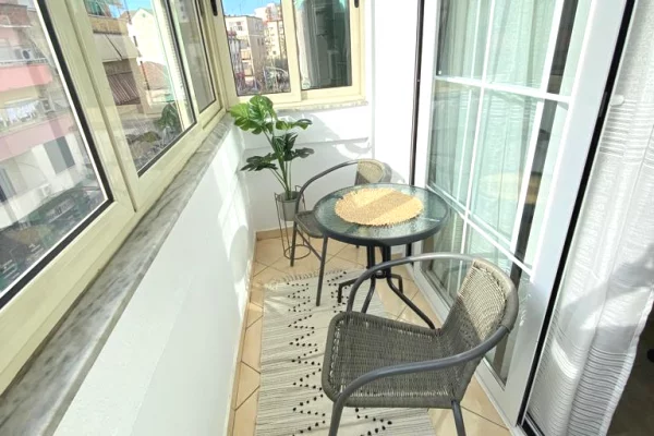 Shtepi me qera Apartament ne Tirane, 2+1, Mobilimi E mobiluar, Pagesa 80,000  Leke.