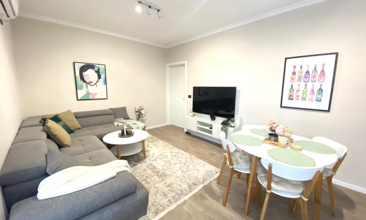 Shtepi me qera Apartament ne Tirane, 2+1, Mobilimi E mobiluar, Pagesa 80,000  Leke.