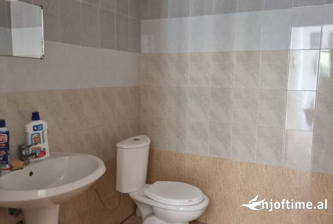 Shitet njesi biznesi (zyre)