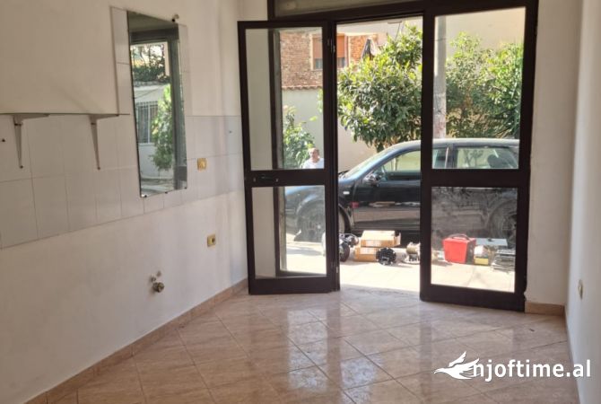 Business Property in Sale 3+1 in Tirana - 36,000 Euro