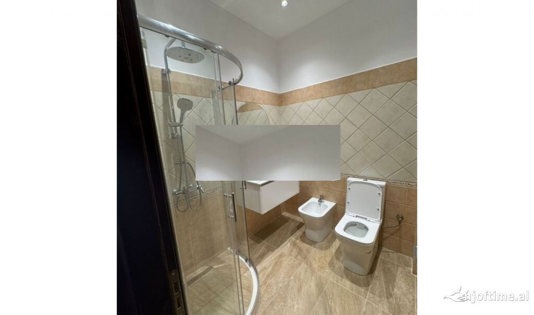 APARTAMENT 1+1 ME QIRA NE QENDER TE KINOSTUDIOS !!!