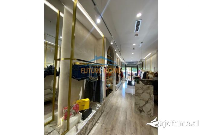 Shitet Biznesi tek Rruga e Kavajes