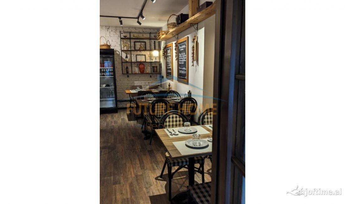 Shitet , Biznesi tek 21 Dhjetori , Rruga "Federik Shiroka" 