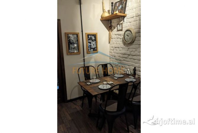 Shitet , Biznesi tek 21 Dhjetori , Rruga "Federik Shiroka" 