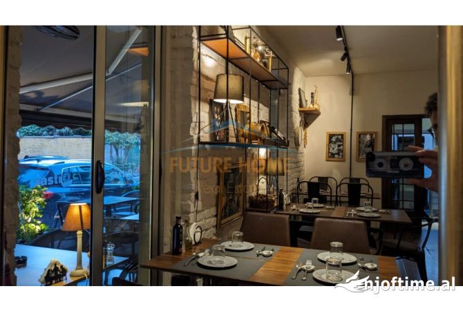 Shitet , Biznesi tek 21 Dhjetori , Rruga "Federik Shiroka" 