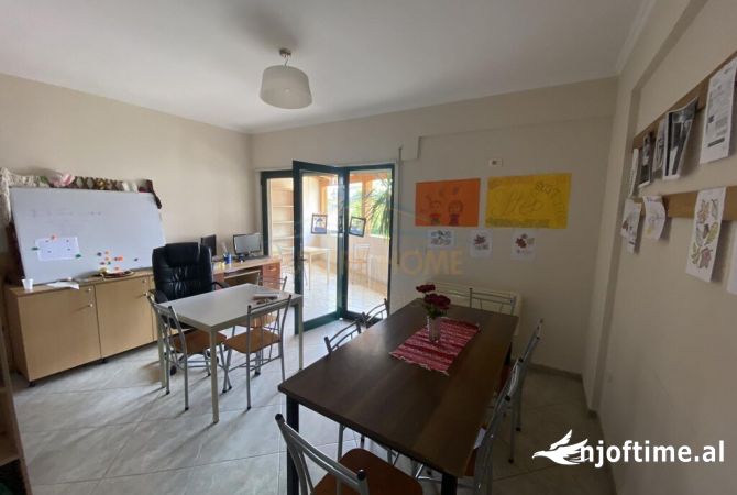  Qera Ambienti Komercial ndodhet ne rrugen Don Bosko 