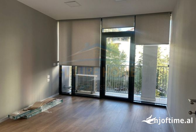 Apartamenti Per Zyra eshte i pozicionuar tek Lake View Residences, Rruga e Kosovareve