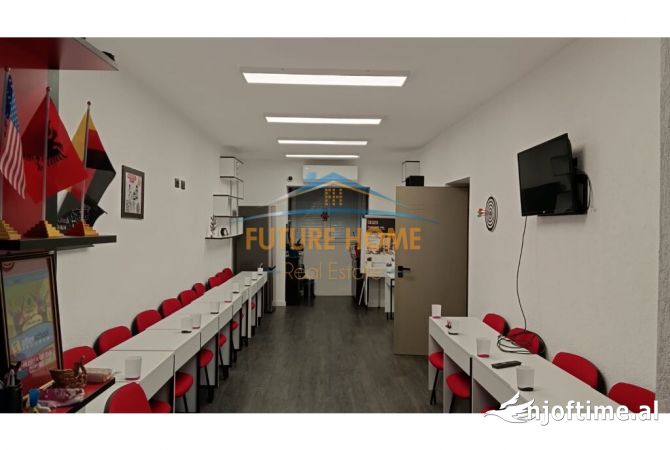 Ambiente Commerciale in Affitto 3+1 a Tirana - 800 Euro