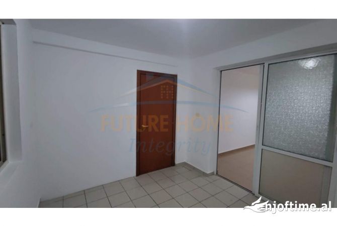 Qera, Ambient Biznesi, Stadiumi Dinamo