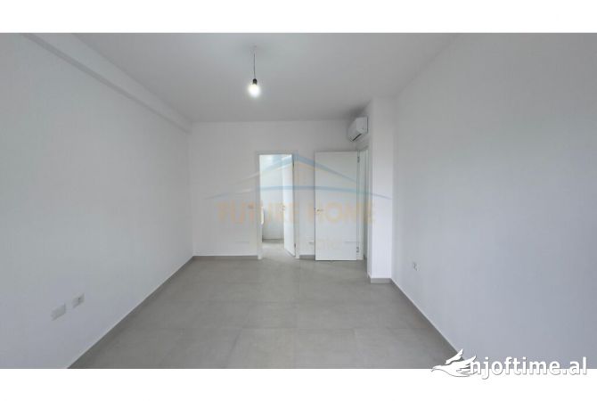 Ambiente Commerciale in Affitto 3+1 a Tirana - 750 Euro