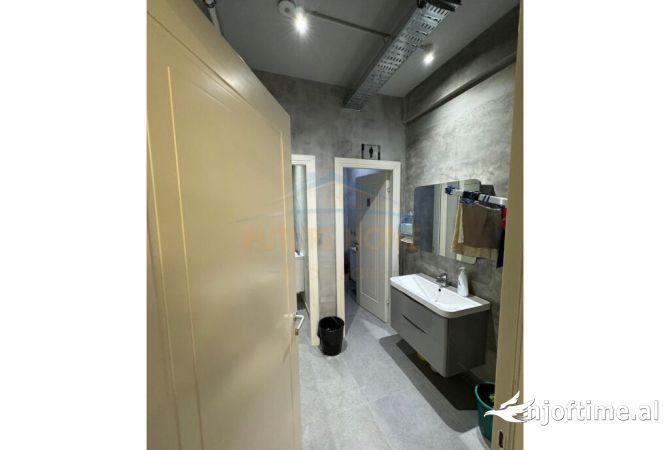 Business Property in Sale 3+1 in Tirana - 1,550,000 Euro