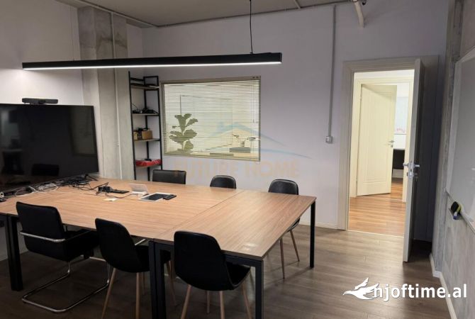 Shitet Ambient Biznesi, Rruga e Elbasanit, Tirane