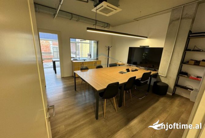 Shitet Ambient Biznesi, Rruga e Elbasanit, Tirane