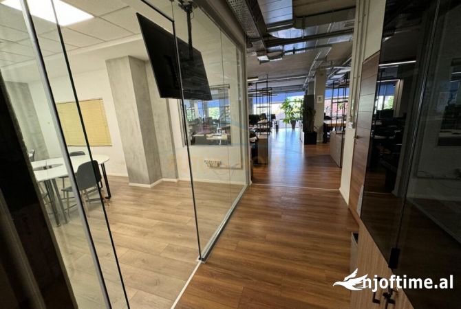 Shitet Ambient Biznesi, Rruga e Elbasanit, Tirane