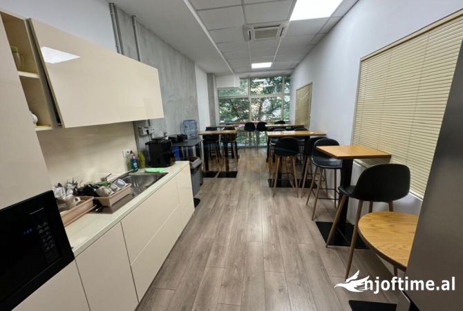 Shitet Ambient Biznesi, Rruga e Elbasanit, Tirane