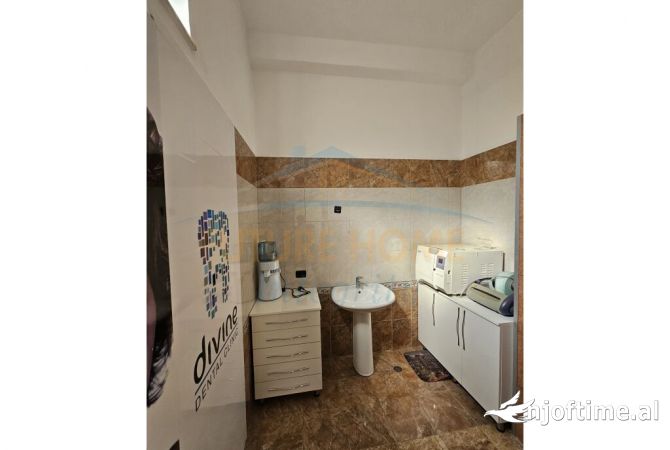 Shitet, Ambient Biznesi, Rruga Ferit Xhajko, Tirane.