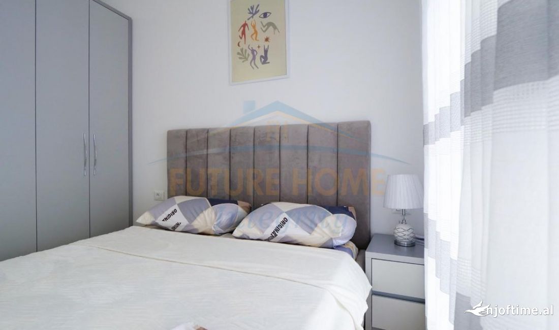 Shtepi ne shitje Apartament ne Tirane, Garsoniere, Mobilimi E mobiluar, Pagesa 72,000  Euro.