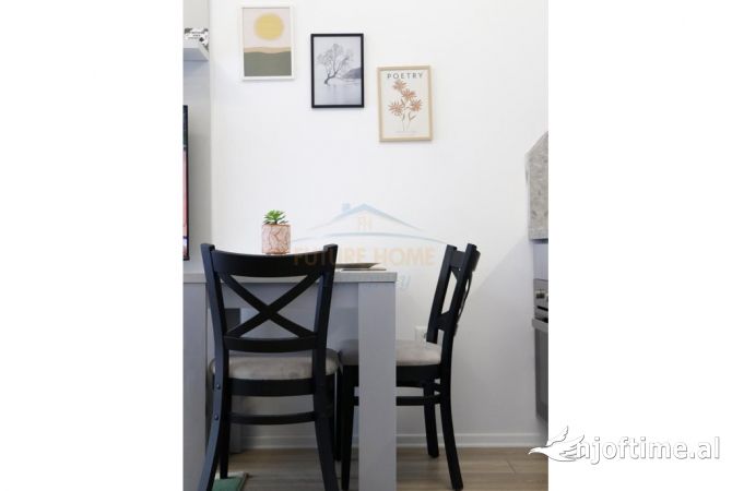 Shtepi ne shitje Apartament ne Tirane, Garsoniere, Mobilimi E mobiluar, Pagesa 72,000  Euro.