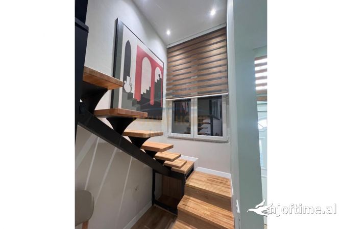 Shtepi ne shitje Apartament ne Tirane, Garsoniere, Mobilimi E mobiluar, Pagesa 115,000  Euro.