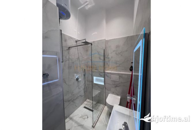 Shtepi ne shitje Apartament ne Tirane, Garsoniere, Mobilimi E mobiluar, Pagesa 115,000  Euro.