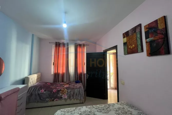 Shtepi ne shitje Apartament ne Tirane, 2+1, Mobilimi E mobiluar, Pagesa 150,000  Euro.