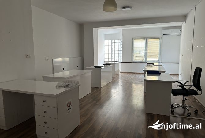 Apartament me qera per zyra 