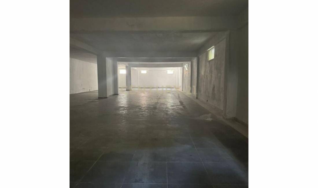 SHESIM DYQAN 200M2 DHE POST PARKIMI 300M2!  