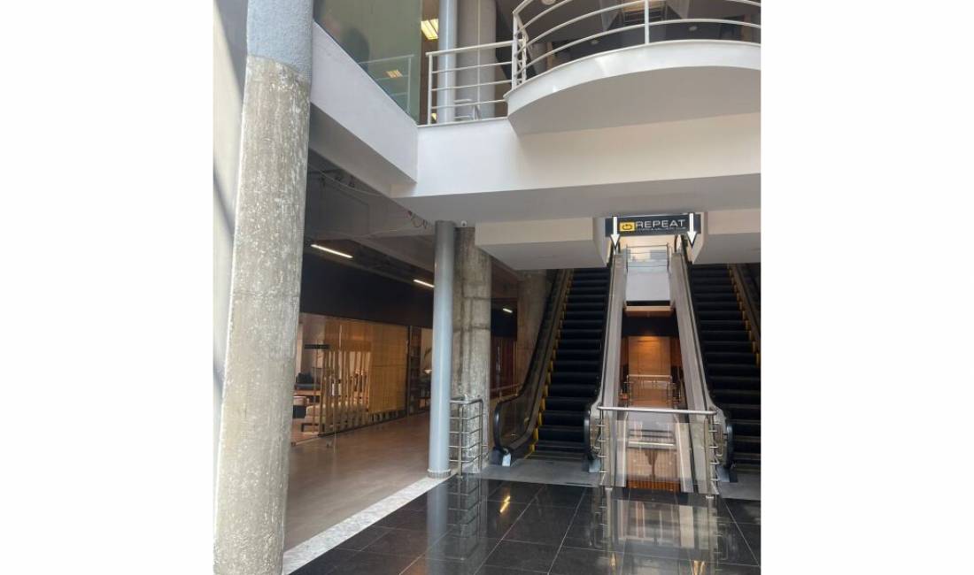 OKAZION! Ambient komercial per shitje 