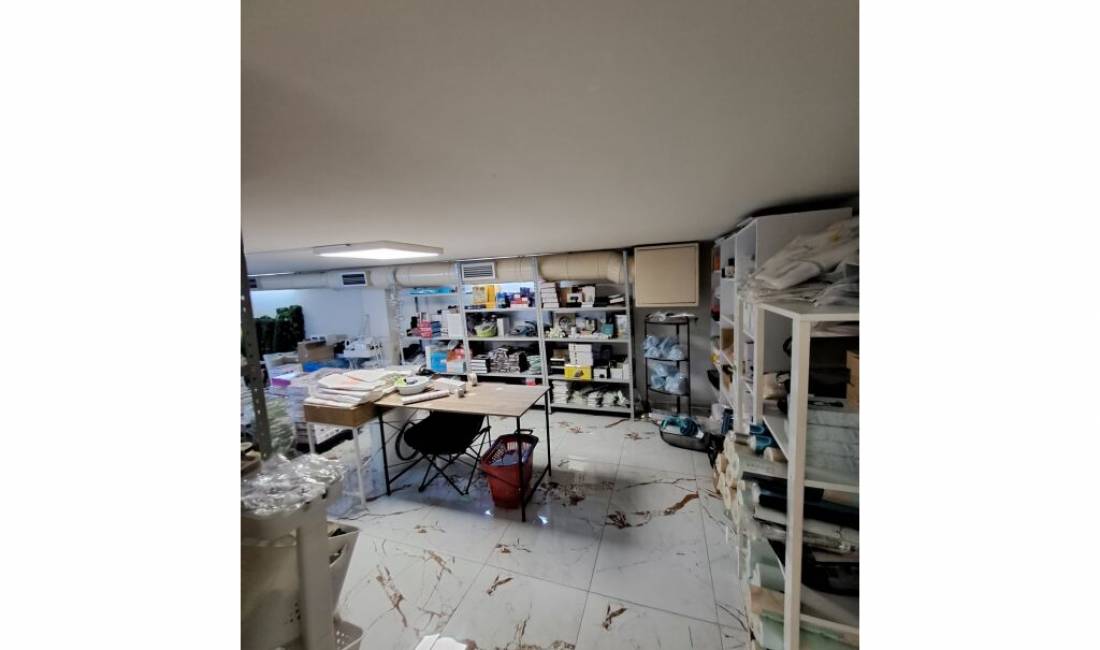 Ambjent komercial per shitje ne Myslym Shyri