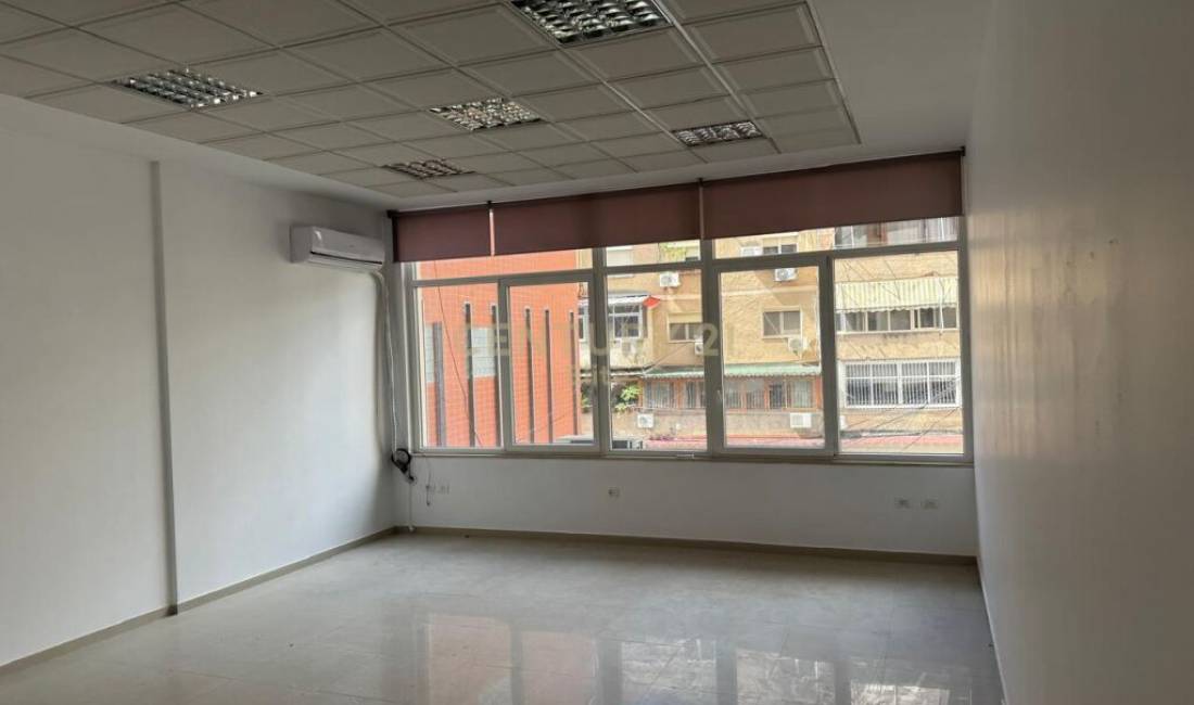 SHITET NJESI PERBALLE ILKDP, PAS GJYKATES SE LARTE NE RRUGEN MYSLYM SHYRI.  