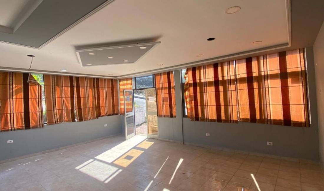 SHITET NDERTESE + TRUALL NE LINZE!  