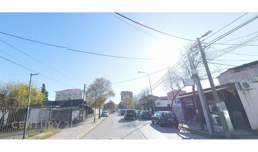 Shesim 400 m2 truall me ndertim ne Rrugen Siri Kodra! 