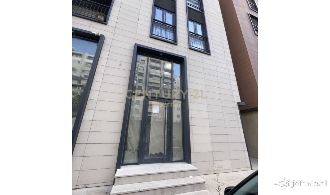 Ambient biznesi ne forme Duplex per shitje tek Rruga e Kosovareve  