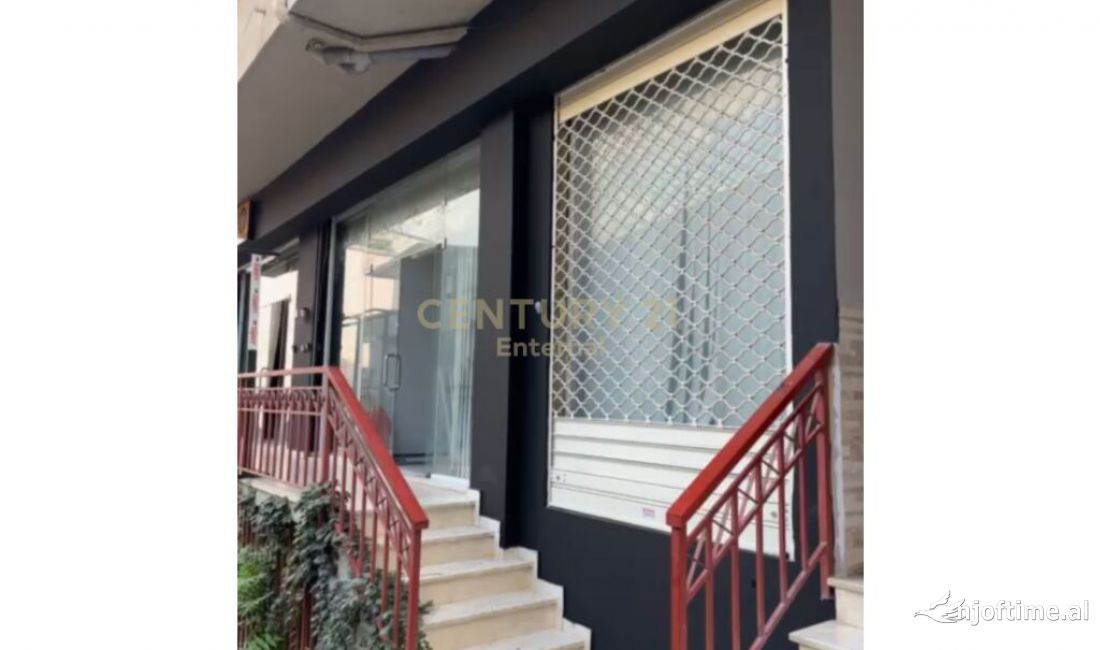 Ambient komercial per shitje ne Selite 