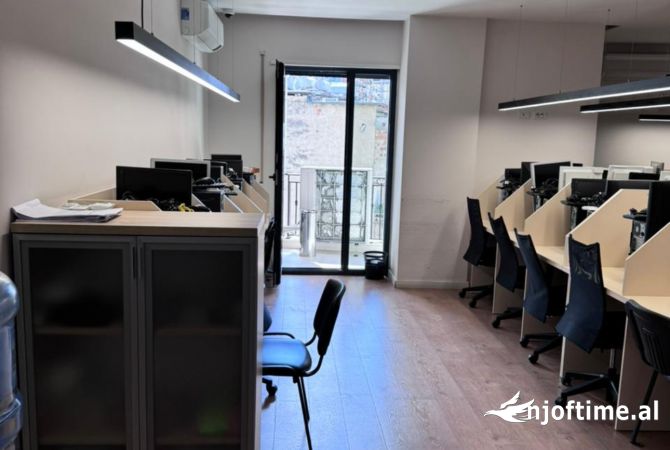 Business Property for Rent 1+1 in Tirana - 1,950 Euro