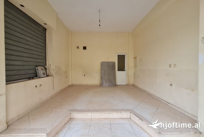 Ambiente Commerciale in Affitto 1+1 a Berat - 150 Euro