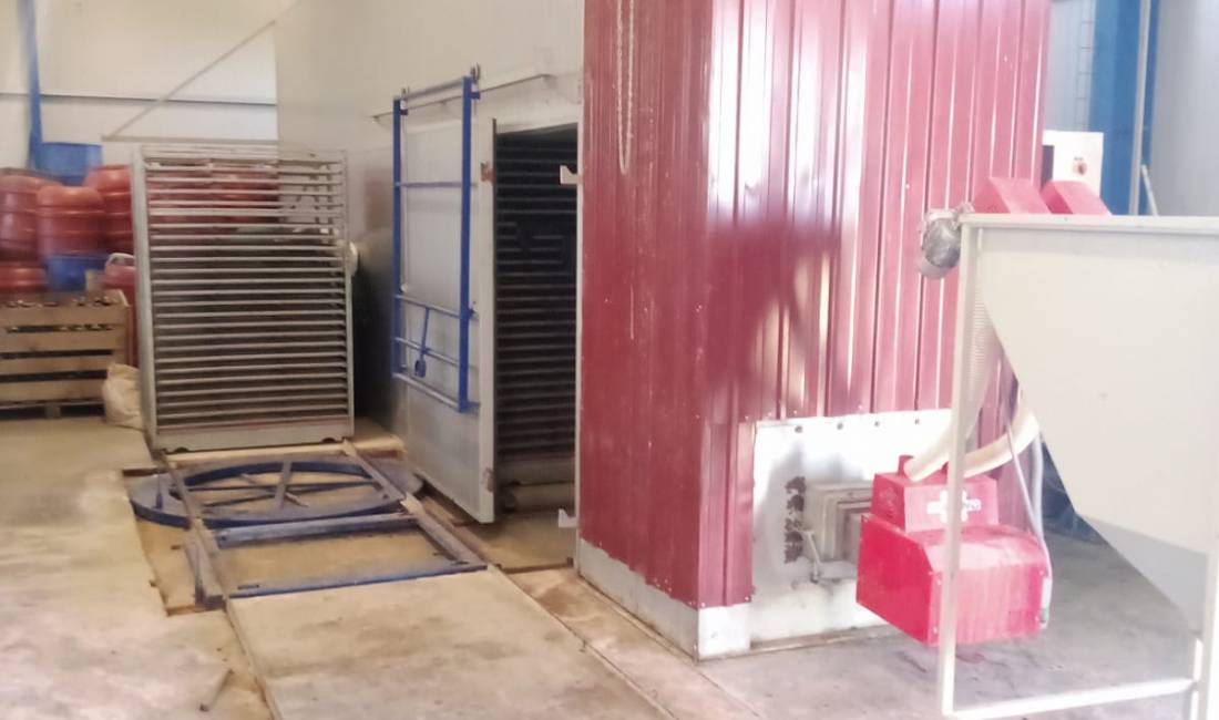 Furre per tharje Frutash & Linje Paketimi