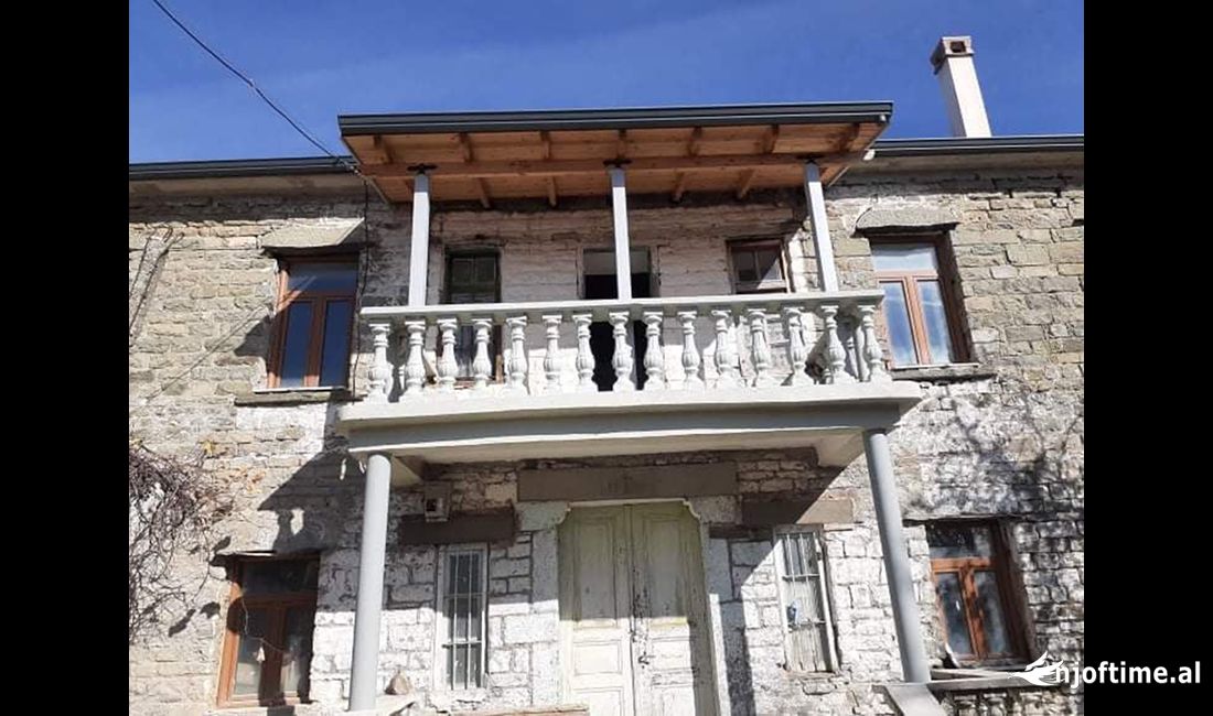 Duplex (casa a 2 piani) in vendita a Koriza 3+1, Vuoto