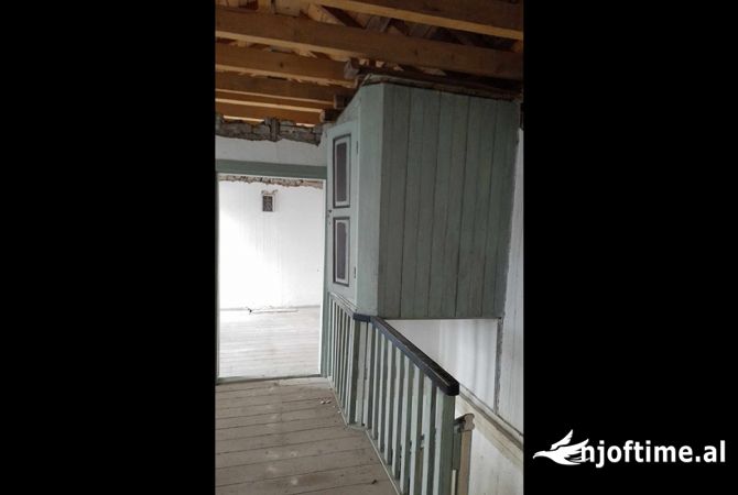 Duplex (casa a 2 piani) in vendita a Koriza 3+1, Vuoto