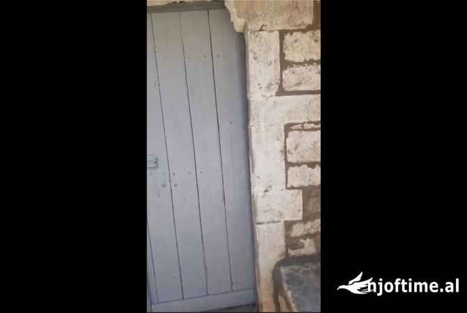 Duplex (casa a 2 piani) in vendita a Koriza 3+1, Vuoto